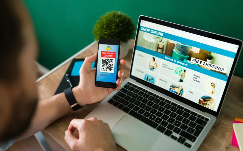 E-commerce solutions card for order updates, offers and customer notifications